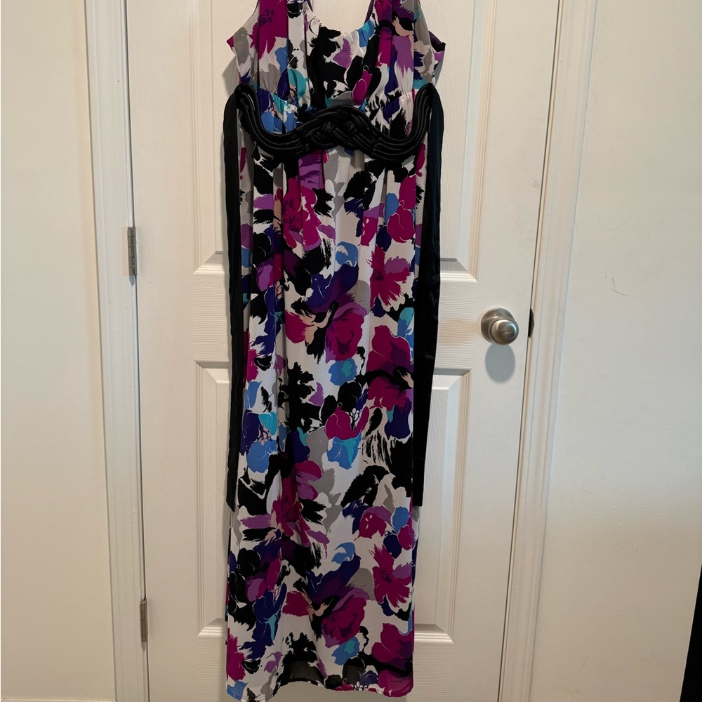 Nicole Dress size 16